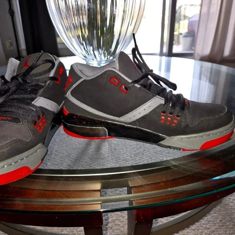 Jordan Retro Youth 6.5Y Shoes - Picture 6 of 9